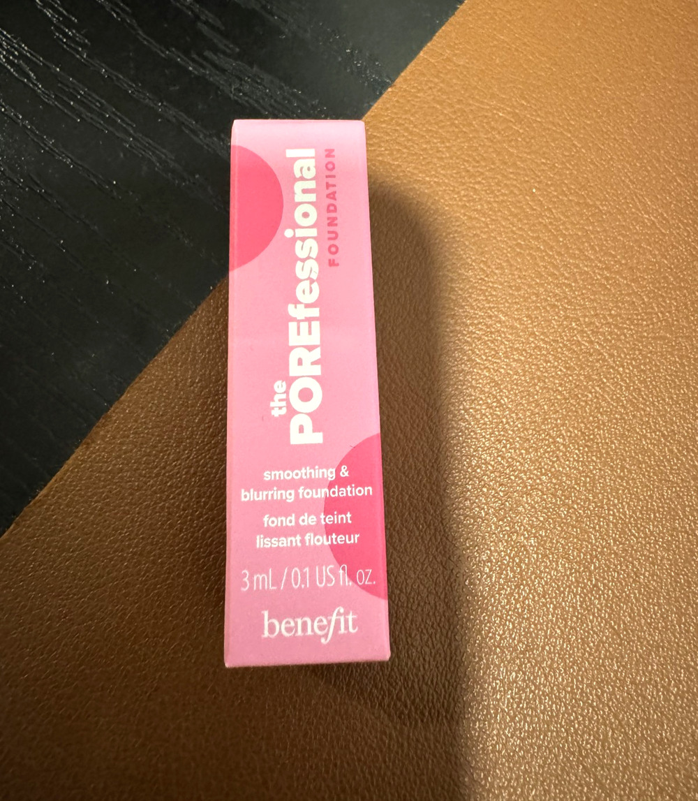 Benefit POREfessional Smoothing & Blurring Foundation 22N Medium Neutral SAMPLE